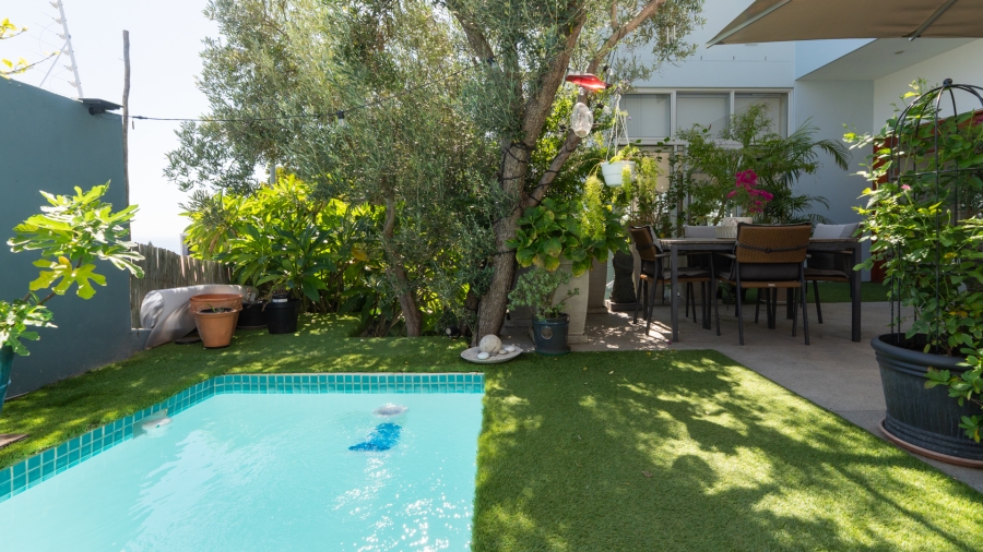 2 Bedroom Property for Sale in Green Point Western Cape